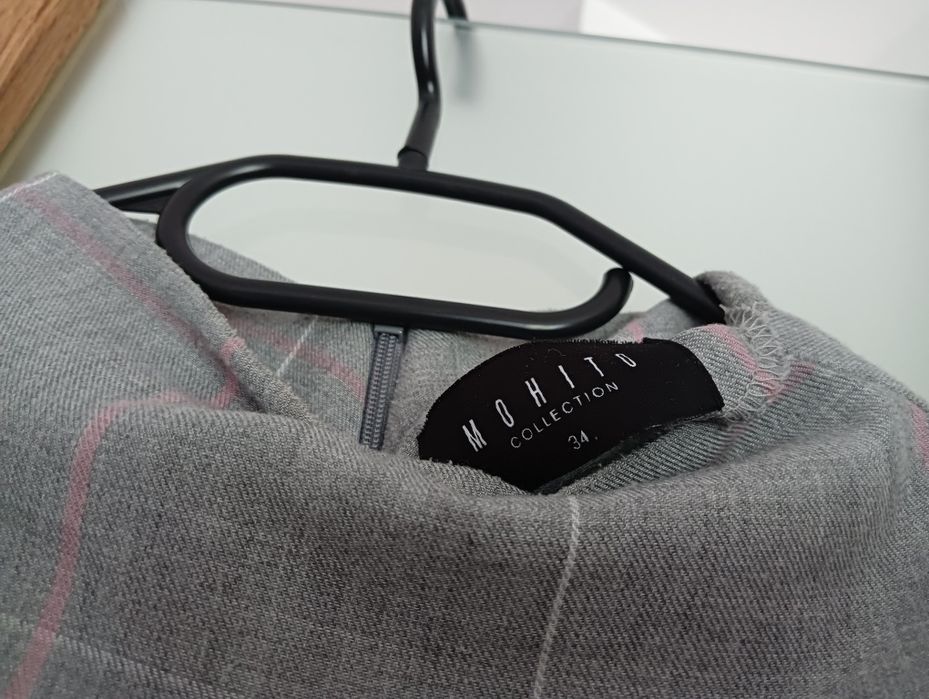 Sukienka Mohito w kratkę