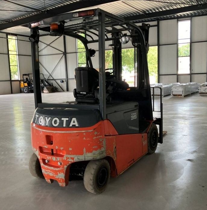 Empilhador toyota 3.5t