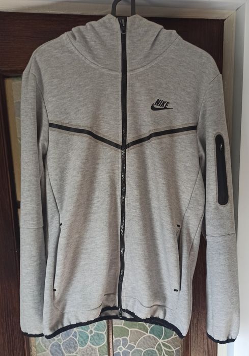 Nike tech fleece gray