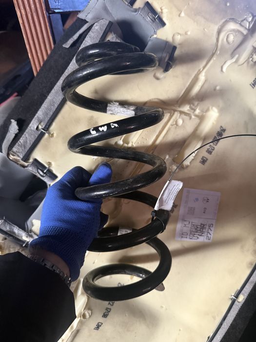 Пружина audi q7 задняя