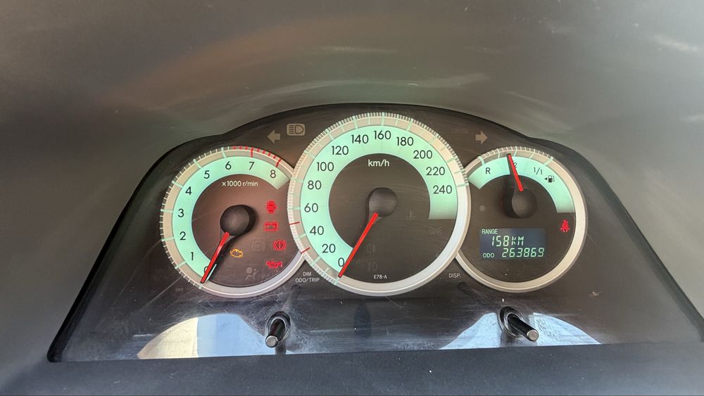 Toyota Corolla  Verso 2005