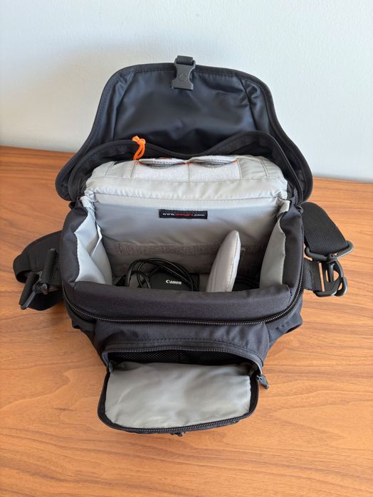 Bolsa Lowepro Nova 160 AW