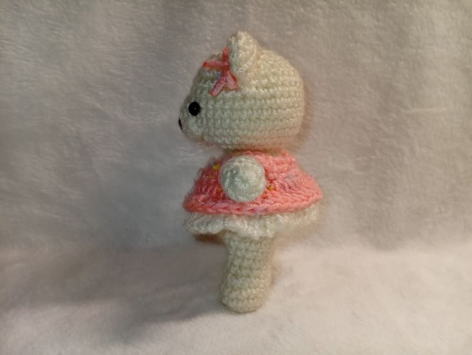 Maskotka miś w sukience