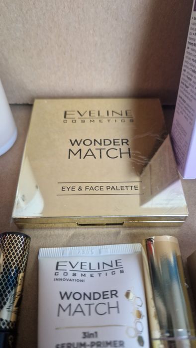 Zestaw kosmetyków Eveline Cosmetics