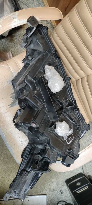 Фары левая и правая бу оригинал   Lexus LX570 17-  ЕВРО бу  8118560K91