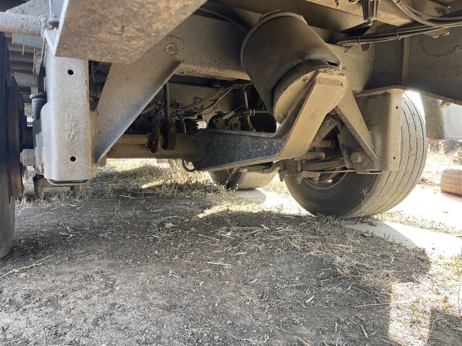 Напівпричіп-контейнеровоз schwarzmuller з контейнером