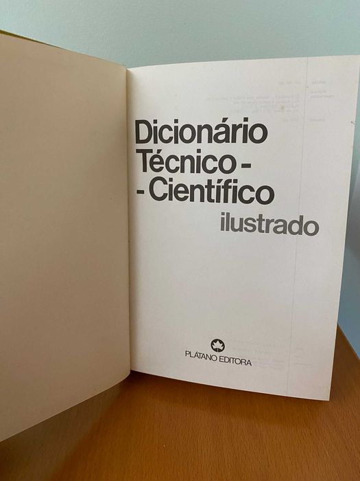 Dicionário Técnico-Científico Ilustrado