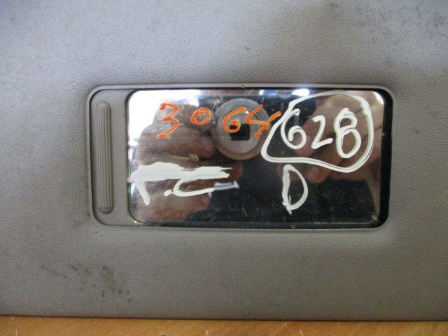 Pála de sol direita TOYOTA Corolla Liftback (_E11_)