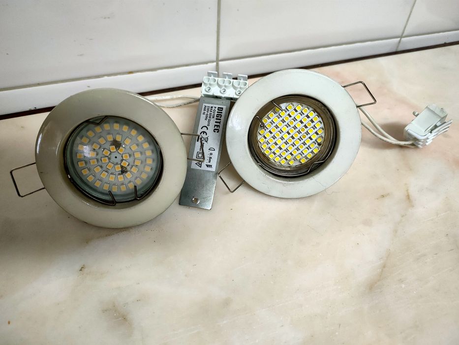 Projectores usados para tectos falsos, funciona todos