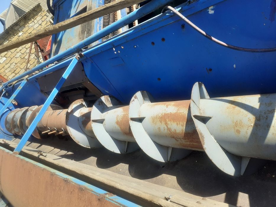 Продам комбайн Енисей-м мтз-82