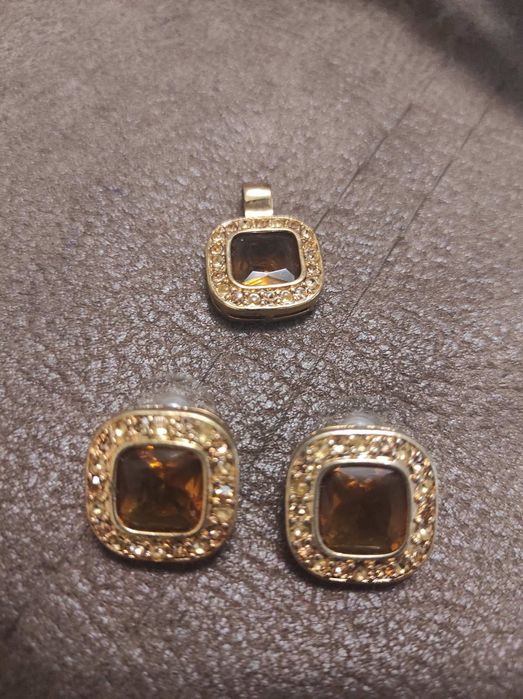 Бижутерия різна .