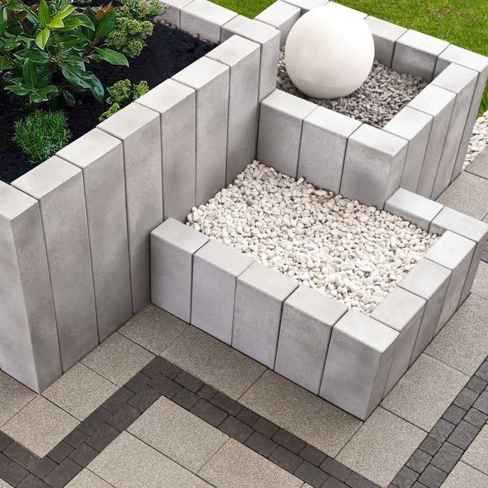 Palisady, obrzeża, krawężniki, płyty tarasowe, kostka brukowa