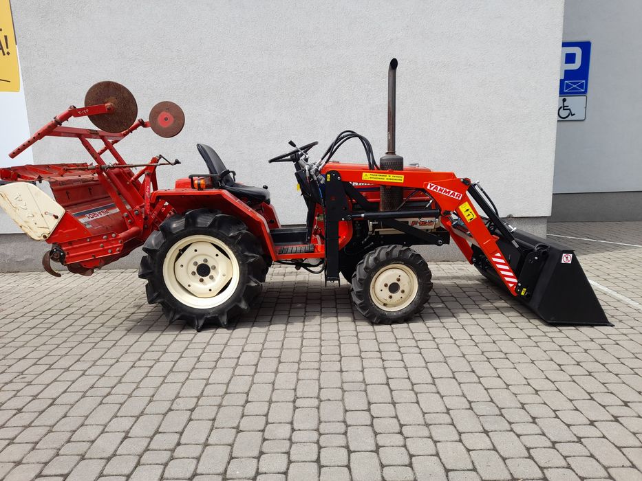 Yanmar z glebogryzarką iseki ładowacz kubota