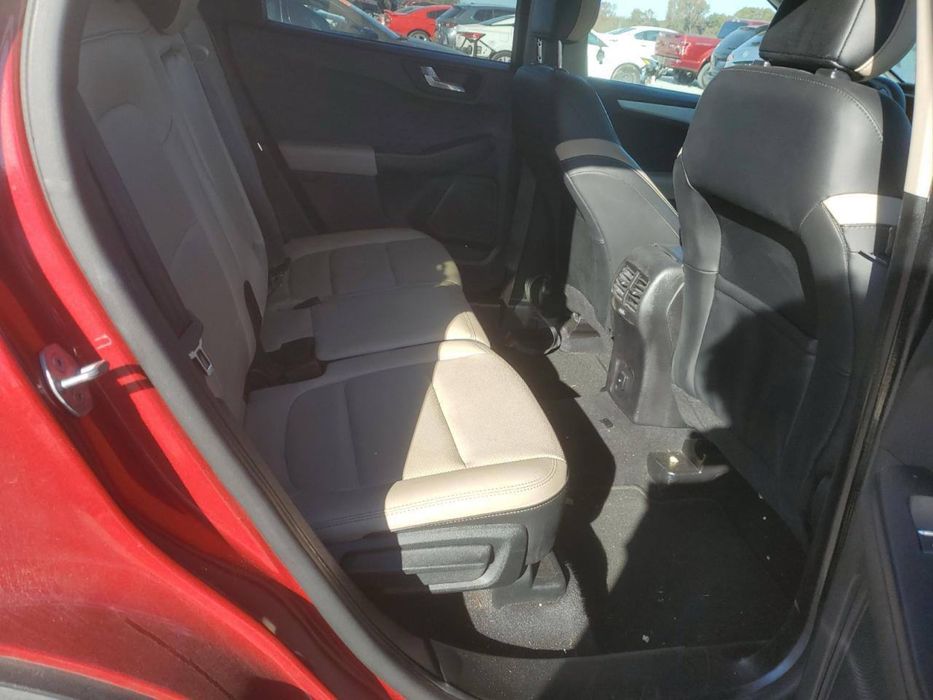 Ford Escape SEL 2020 года, в дороге