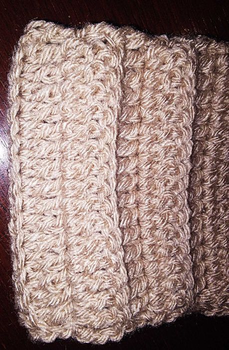 Fita de cabelo em crochê feita à mão