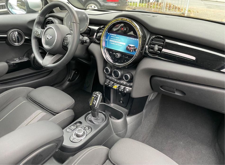 Mini Cooper SE, 100% Elétrico, de 2023, c/ teto panôramico e 26.500 km