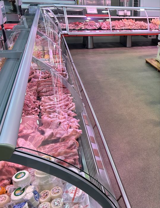 Vitrine Arneg em funcionamento com Motor