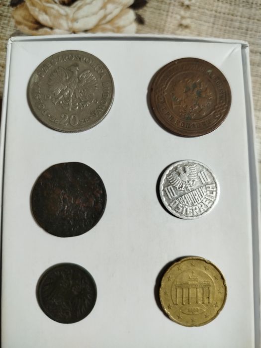Продам монети 6 шт
