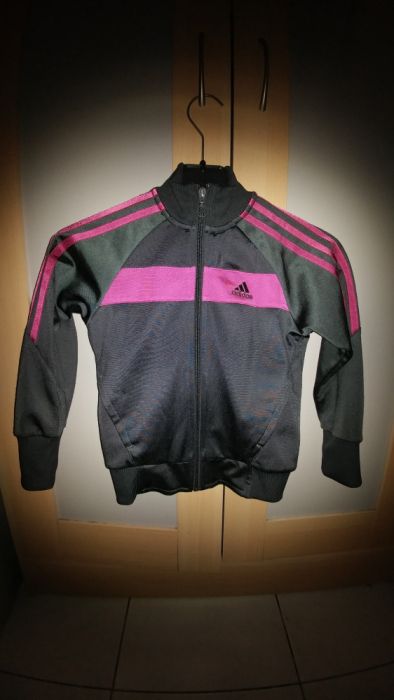 Casaco desportivo da Adidas idade 6 anos