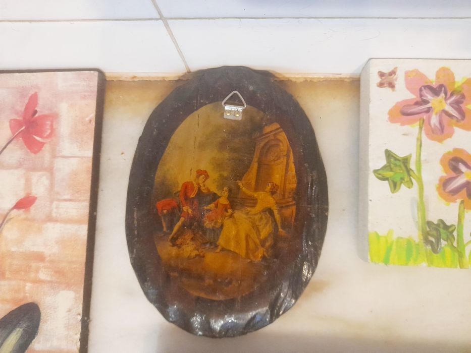 Set of Frames and Decorative Items444209804063559686