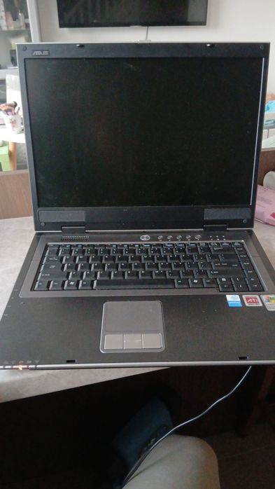 Sprzedam laptopa Asus