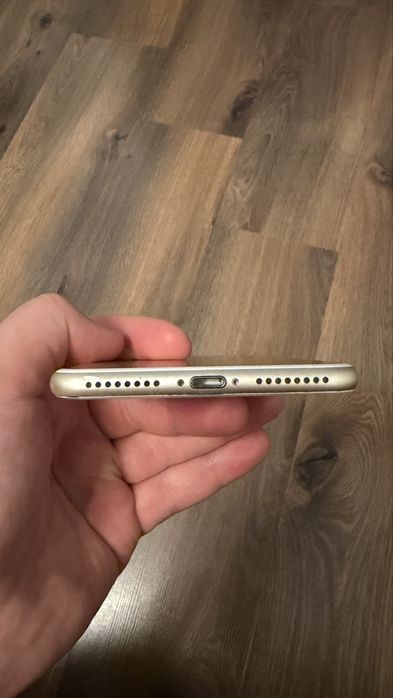 Телефон iPhone 7 plus 32gb та 100% ємність батареї