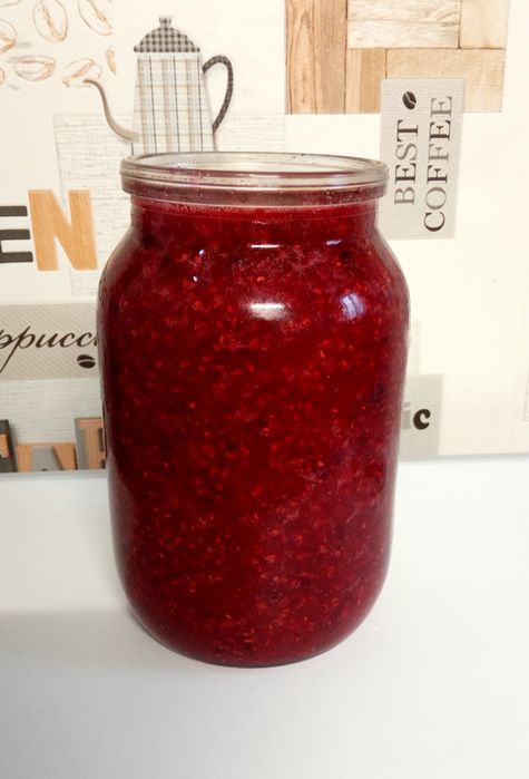 Вареня з вишні, червоної  черешні та свіжа малина з цукром