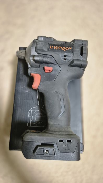 Гайковер електричний Dnipro-M DTW-201BC Compact