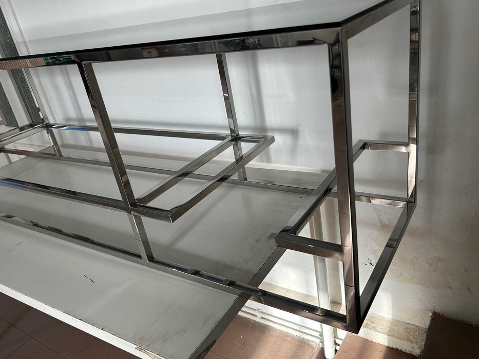 Stolik konsola pod TV Loft ze stali nierdzewnej szkło