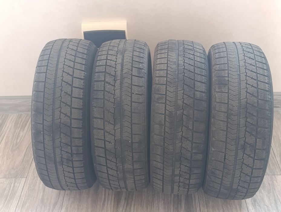 Зимові шини 205/60 r16