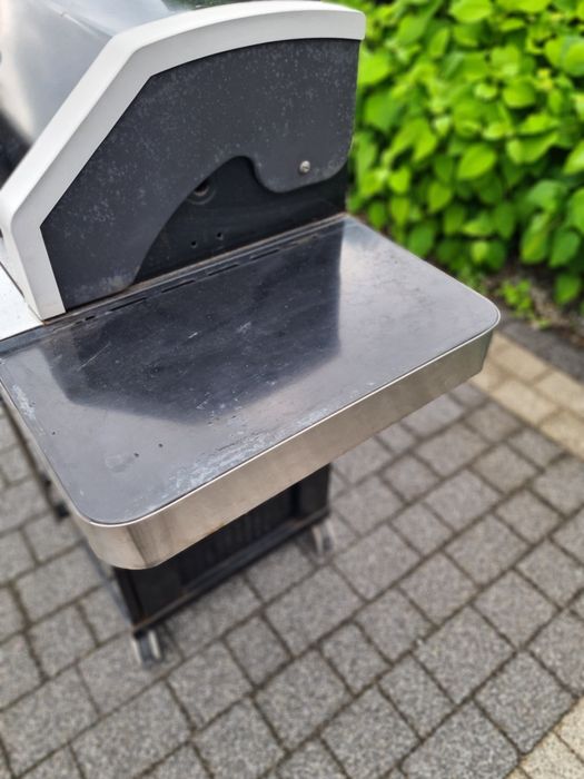 Grill gazowy ( żeliwny ruszt) 3 palniki ( Weber) S cena.