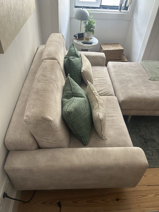 Sofá + Puff Beige - Antarte (Preço novo: €2.050)