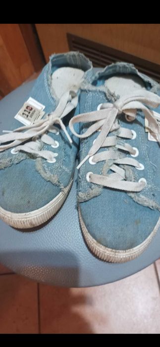 Buty klapki stylizowane na trampki rozmi żear 39