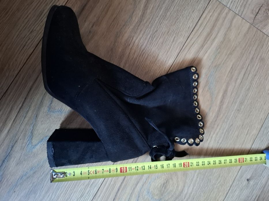 Botki czarne zamszowe 36