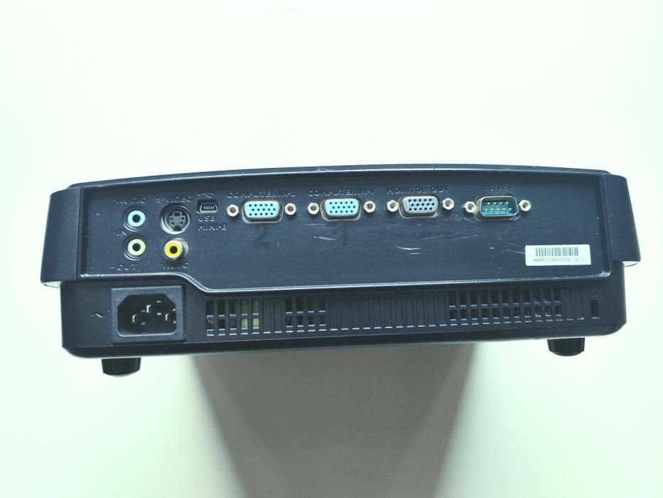 projektor 3D Benq 2700  lumenów z głosnikiem i z androidem przystawką