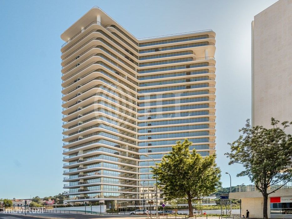 Apartamento T2 com terraço e garagem, Campolide, Lisboa