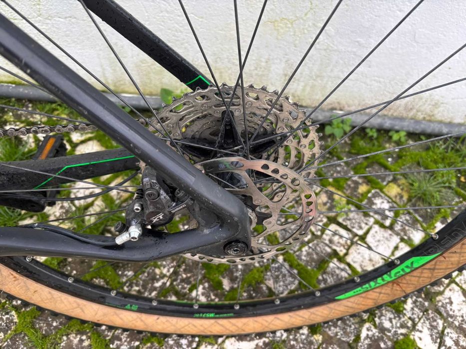 Bicicleta de Montanha Cube de Carbono 11 velocidades