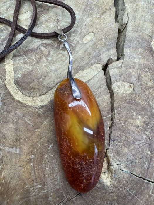 Piękny wisiorek naturalny bursztyn 9.4g