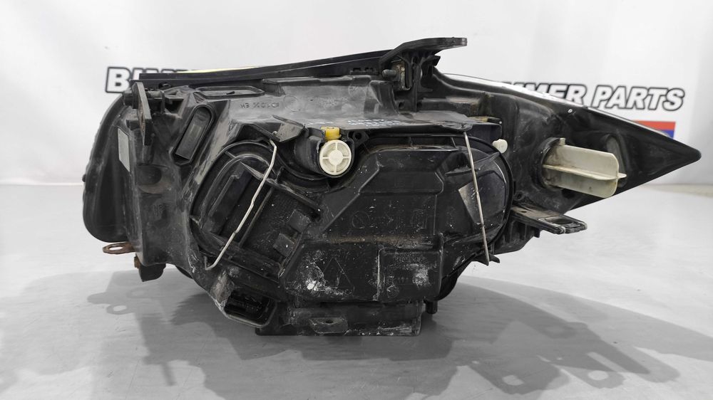 Farol BMW Serie 1 (E81/E82/E87/E88) Direito Xenon Pré-LCI Com Angel Eyes