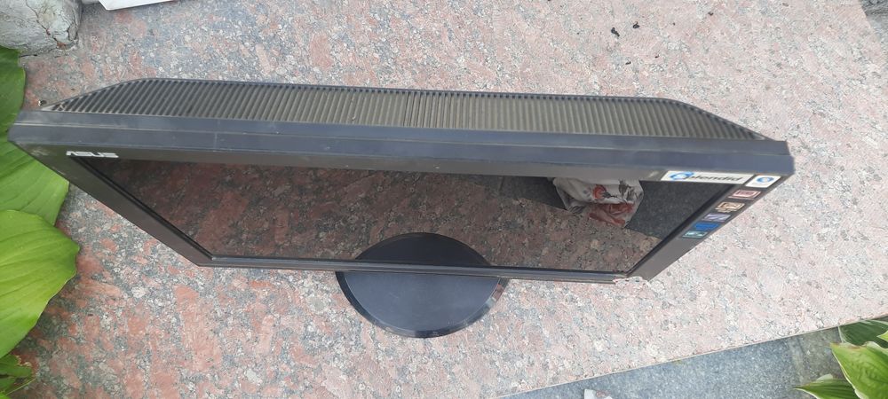 Монітор до комп'ютера