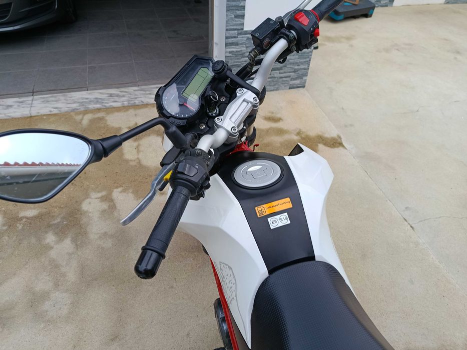 Mota Benelli TNT 125