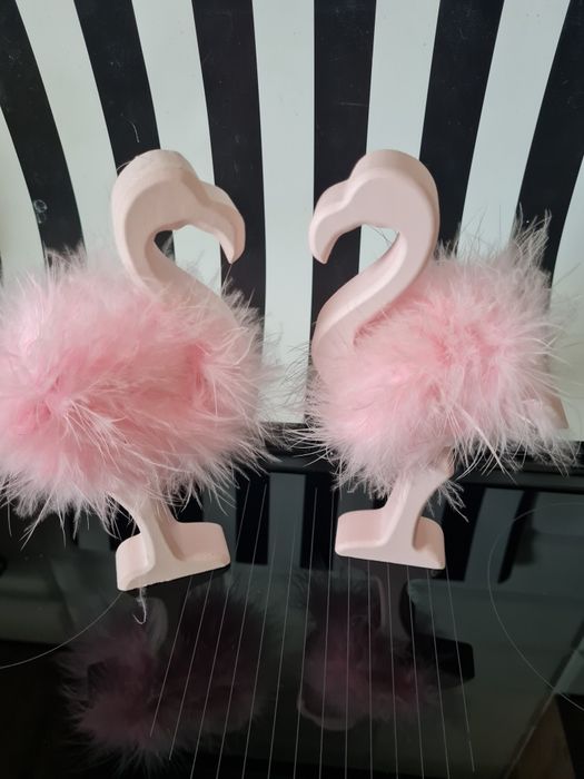 Kik flaming różowy pióra figurka drewniana