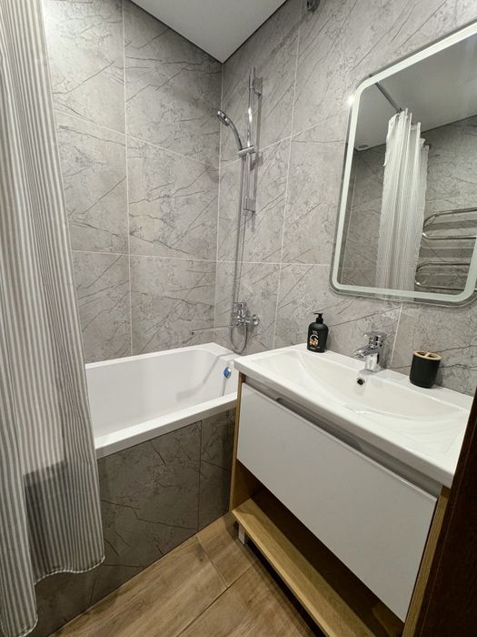 Подобово двокімнатна проспект Лісовий, метро Чернігівська, Лісова