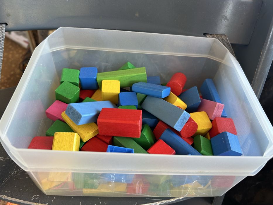 Vende se caixa de brinquedo madeira