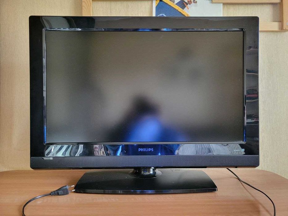 Телевізор LCD "Philips" 32 дюйми б\в. рамочний .