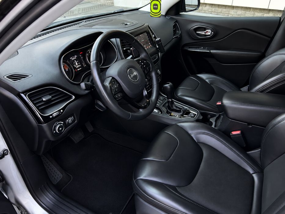 Jeep cheroki черокі 2020