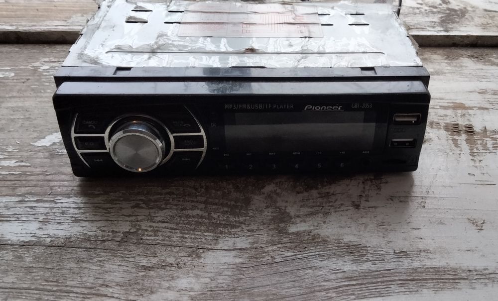 Продам магнітолу