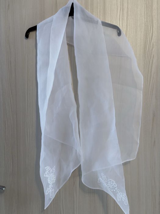 Suknia ślubna w kolorze bialym