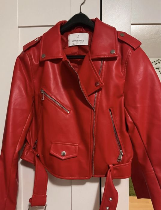 Czerwona skórzana kurtka - Stradivarius