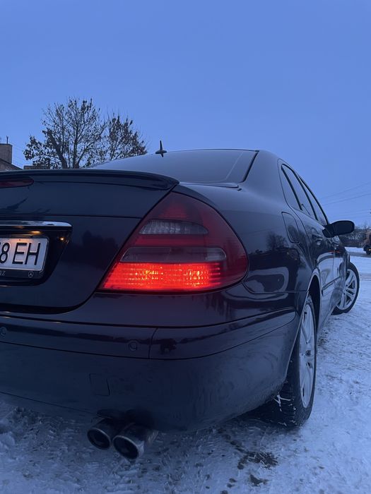 Продам статусний автомобіль Mercedec-Benz W211